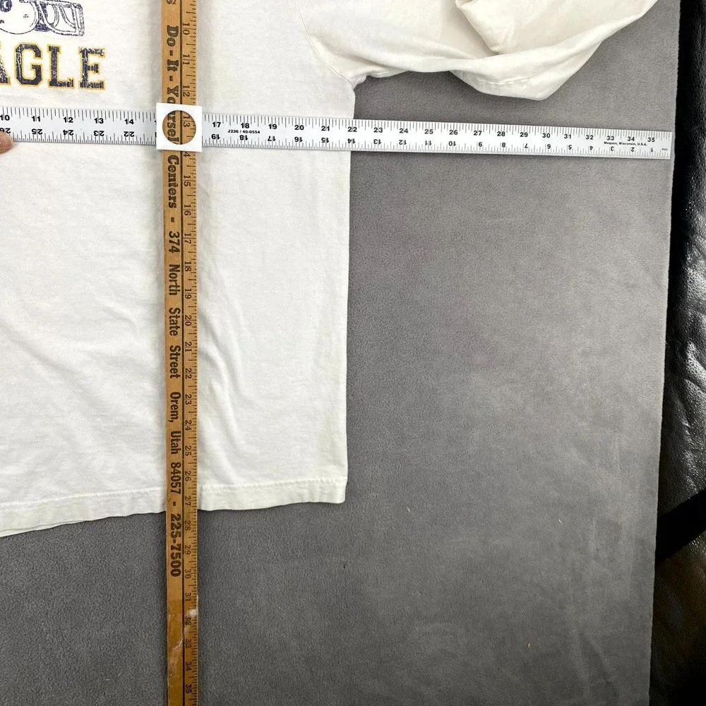 American Eagle Football T-Shirt Mens Large White Helmet Graphic Cotton Pullover